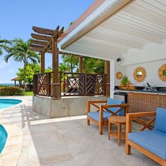 Luxury Beachfront 4BR Villa with Pool and Staff